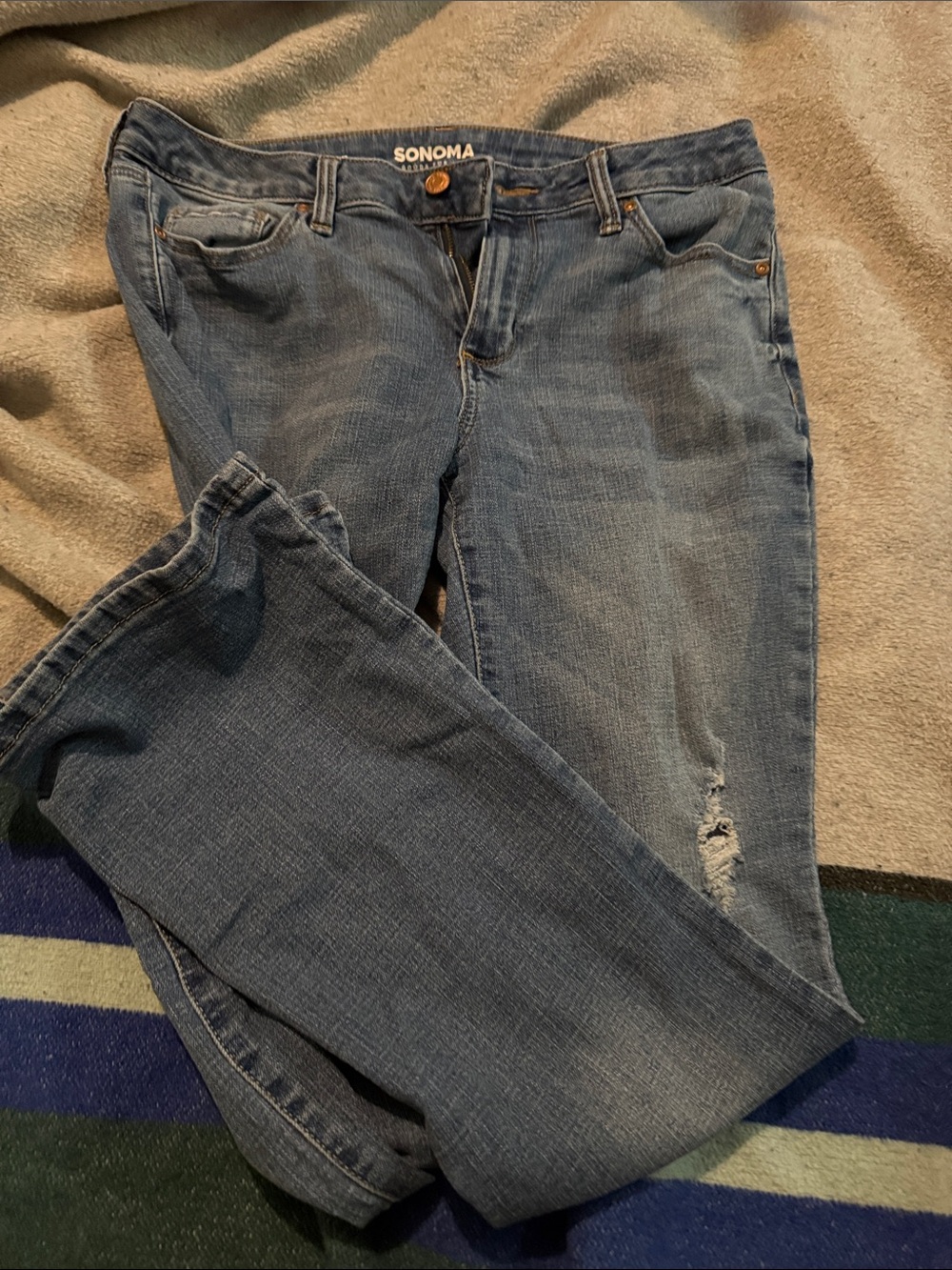 Sonoma Women's Light Blue Skinny Jeans with Distress